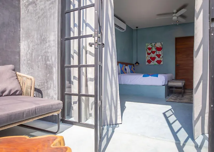 Turquoise (adults Only) 3*